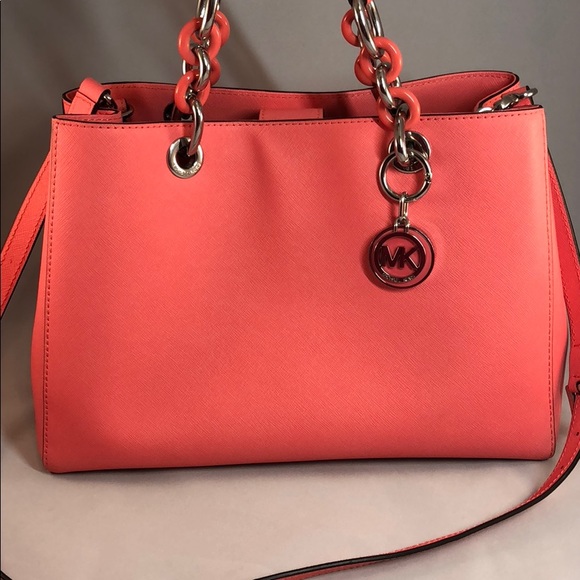 Beautiful authentic EUC MICHAEL Kors purse - Picture 1 of 8